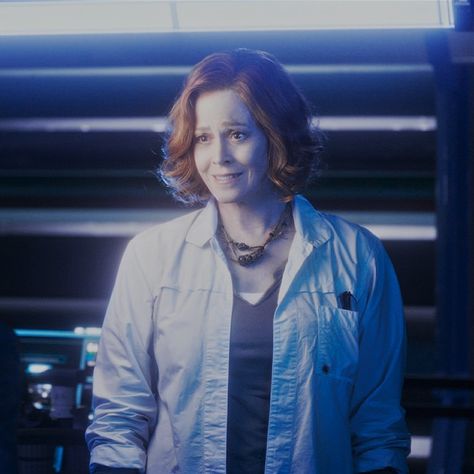 Dr Grace Augustine Avatar, Grace Augustine, Spider Avatar The Way Of Water, Avatar 2 Water People, Avatar The Way Of Water Tsireya Icon, Na’vi Avatar Face Claim Omaticaya, Water Icon, Sigourney Weaver, Pandora Avatar