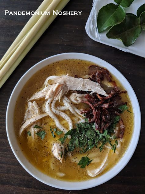 Khao Piak Sen Khao Piak Sen, Khao Piak, Fun Recipes To Try, Noodle Soups, Asian Noodles, Cook Chicken, Vietnamese Food, Fun Recipes, Thai Recipes