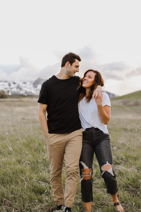 Couple Walking Reference, Tall Guy Short Girl Posing, Walking Couple Poses, Couples Photography Prompts, Couple Walking Pose, Modest Couple Poses, Couple Standing Poses, Buddy Walk, Going On A Walk