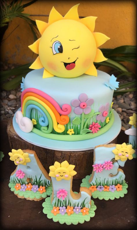 Animal Cakes For Kids, Sunshine Birthday Cakes, Farm Animal Cupcakes, Sun Cake, Farm Animal Cakes, Cake Decorating Flowers, Animal Birthday Cakes, 1st Birthday Party For Girls, Princess Birthday Cake