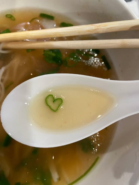 Pho Date, Pho Food, Vietnamese Pho, Pho Recipe, Aesthetic Heart, Viet Food, Vietnam Food, Vietnamese Food, Mouth Watering Food