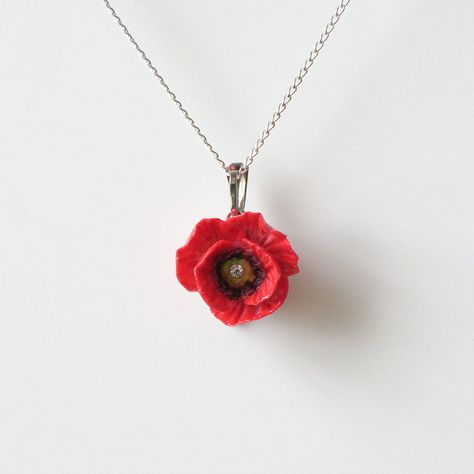 Poppy Necklace, Necklace Organizer, Necklace Flower, Crafty Gifts, Enamel Necklaces, Red Poppy, Sterling Silver Chain Necklace, Clay Flowers, Flower Jewelry