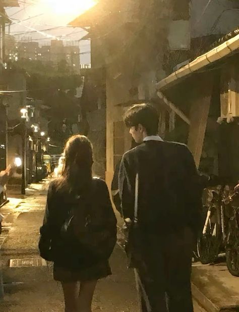 Rain At Night Aesthetic, Couple Night Aesthetic, Couples Studying Together, School Couple Aesthetic, Couple Core, Raining Sound, College Couple, High School Couples, Study Together