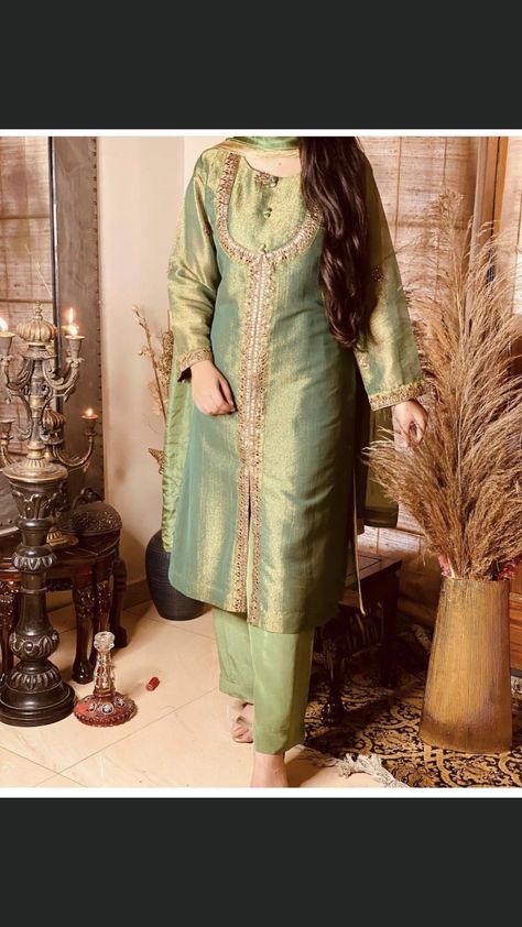 Light Green Colour Combinations Dress, Trad Fashion, Salwar Embroidery, Shadi Season, Hand Work Suit, Eid 2024, Simple Suits, Pakistani Bridal Hairstyles, Casual Embroidery