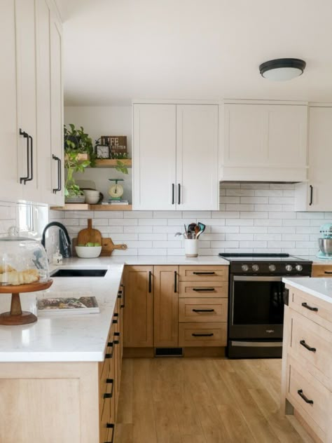 Entryway By Kitchen, All White Modern Farmhouse Kitchen, Modern Farmhouse Remodel Ideas, Modern Farmhouse Kitchen Small Space, New Build Inspiration, Modern Farmhouse New Build, Simple Modern Kitchen Ideas, Kitchen Ideas Small House, Modern Kitchen 2024