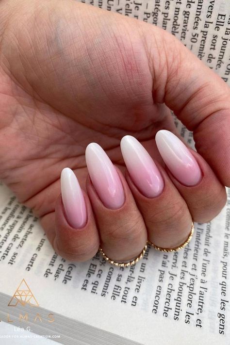 44 Super Chic Baby Boomer Nails for a French Ombré Mani Pink Baby Boomer Nails, Franche Nails, Pink Oval Nails, Baby Boomer Nails, Pink Stiletto Nails, Baby Boomers Nails, Soft Pink Nails, Gel Toe Nails, Squoval Nails