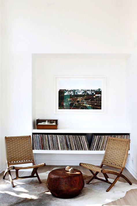 Interior Design Minimalist, Homeward Bound, Surf Shack, White Living, White Living Room, Design Del Prodotto, Boho Interior, A Living Room, Record Player