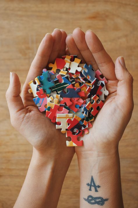 Puzzle Piece Photography, Puzzle Photography Ideas, Puzzle Photoshoot, Couples Activity, Puzzle Aesthetic, Puzzle Photography, Puzzle Night, Puzzle Graphic, Fruits Photos