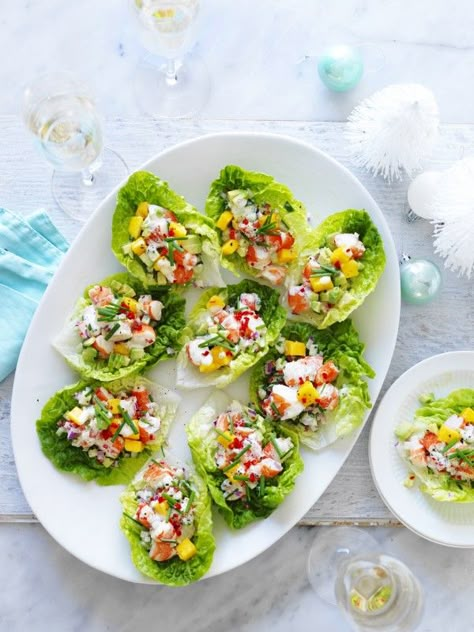 Avocado, Mango and Chilli Prawn Cups Recipe | myfoodbook | Prawn appetiser recipe Prawn Entree Recipes, Prawn Cocktail Platter, Cold Prawn Recipes, Prawn Entree, Christmas Prawns, Entrees Recipes Starters, Healthy Christmas Menu, Starter Snacks, Entree Starters