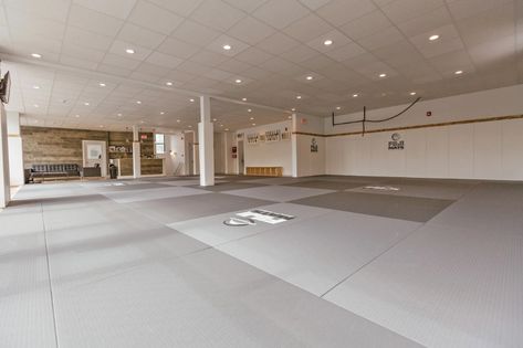 Japanese Jiu Jitsu, Bjj Gym, Jiu Jitsu Gym, Dojo Design, Jiu Jutsu, Dojo Ideas, Judo Training, Muay Thai Gym, Karate Dojo