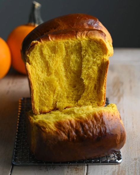 Pumpkin Brioche, Brioche Bread Recipe, Buttermilk Bread, Brioche Recipe, Pane Dolce, Soft Bread, Pan Brioche, Swirled Bread, Brioche Bread