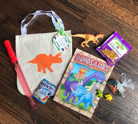 Dinosaur Party Goodie Bags, Dinosaur Treat Bags, Dinosaur Goody Bag Ideas, Dino Party Favors Goody Bags, Dinosaur Birthday Gift Bags, Dinosaur Gift Bags, Dinosaur Souvenir Party Ideas, Dinosaur Theme Giveaways, Dinosaur Favor Bags