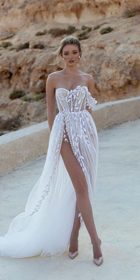 Wedding Dresses Sweetheart Neckline, Milla Nova, Beach Wedding Dresses, Decoration Flowers, Flowers Decoration, Sweetheart Wedding Dress, Dream Wedding Ideas Dresses, Wedding Dress Fabrics, Wedding Dress Styles