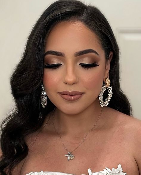 The ✨VGLAM✨ VERO SOLIMAN’s Signature Look 🫶🏼Perfect for all the special days leading up to your wedding. Just like Lamberta, get ready to shine at your engagement party with a stunning, flawless look. 🥂 💄: @benefitcosmetics brow pencil 4.5 @charlottetilbury AFF foundation @charlottetilbury AFF setting powders @graftobianmakeup contour and highlight warm cream palette @rarebeauty liquid blush @doseofcolors friendcation eyeshadow palette + nude mood lipstick Glam Eyeshadow Looks For Brown Eyes, Brown Makeup Wedding, Bridal Full Glam Makeup, Warm Bridal Makeup, Nude Wedding Makeup, Soft Glam Makeup Brown Eyes, Soft Glam Makeup Looks, Bride Makeup Ideas, Beauty And The Beast Quince