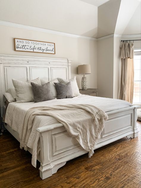 Farmhouse Bedroom With Grey Furniture, Small Bedroom Farmhouse Ideas, White Farmhouse King Bed, Masterbedroom Bedroom Furniture, Gray And White Bedroom Furniture, Master Bed Modern Farmhouse, Farmhouse Bedroom Sets King, Rustic White Bedroom Furniture, White Farmhouse Bedroom Furniture