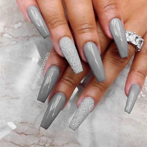 Cute Gray Nails, Gray Nails Acrylic, Gray Nail Designs, Gray Nail Art, Nails With Glitter Accent, Glittery Acrylic Nails, Occasion Nails, Gray Nail, Grey Acrylic Nails