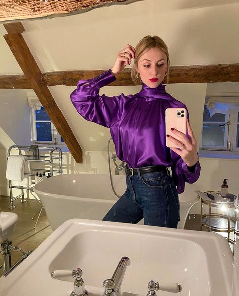 Purple Silk Blouse Outfit, Purple Satin Blouse Outfit, Purple Silk Shirt Outfit, Purple Satin Shirt Outfit, Top Morado, Purple Silk Shirt, Purple Shirt Outfits, Satin Top Outfit, Satin Shirt Outfit