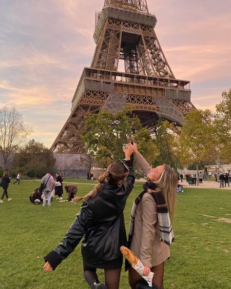 MAREN SHEA MCGRATH on Instagram: "weekend in Paris 🇫🇷🍾" Paris Pics, Paris Dream, Paris Vibes, Paris Girl, France Trip, Europe Photos, Paris Pictures, Senior Trip, Euro Trip