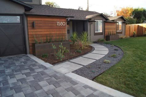 Top 70 Best Walkway Ideas - Unique Outdoor Pathway Designs Villa Architecture, Mid Century Modern Exterior, Landscape Gardening, Walkway Landscaping, Modern Front Yard, Home Exterior Makeover, Front Yard Design, Modern Landscape Design, Exterior Makeover