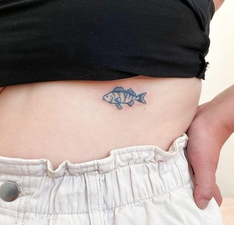 Blue Fish Tattoo Fish Hip Tattoo, Blue Gill Tattoo, Blue Fish Tattoo, School Of Fish Tattoo, Simple Fish Tattoo, Fish Tattoo Design, Live Free Tattoo, Swedish Tattoo, Bioshock Tattoo