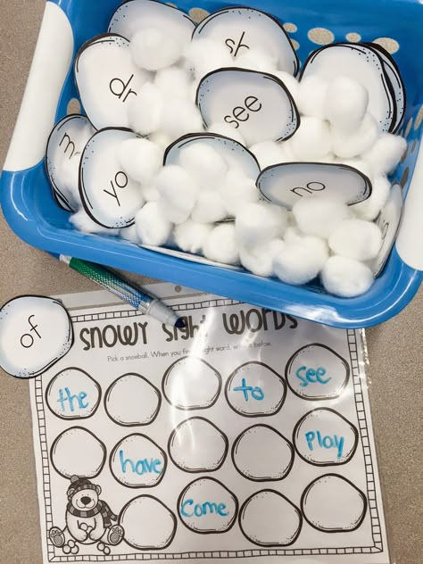 Mrs. Ricca's Kindergarten: Snow Much Fun! Centers & Freebies! Kindergarten January, January Kindergarten, Literacy Centers Kindergarten, Behavior Charts, Preschool Winter, Winter Classroom, Winter Kindergarten, Christmas Kindergarten, Kindergarten Fun