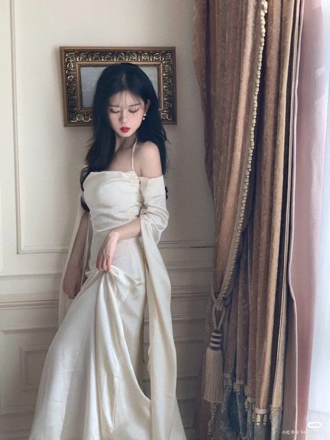 Gowns For Big Arms, Prom Dresses Asian Style, Asian Prom Dress, Tight Dress Outfit, Prom Dress Inspiration, Fairytale Dress, Fashionista Clothes, Elegant Dresses For Women, Gala Dresses