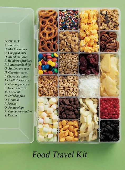 21 Travel-Ready Snack Packs You Can Make Yourself Cheerios Cereal, Healthy Travel Snacks, Raisin Recipes, Road Trip Food, Road Trip Snacks, Travel Snacks, Healthy Travel, Boat Food, Dried Apples