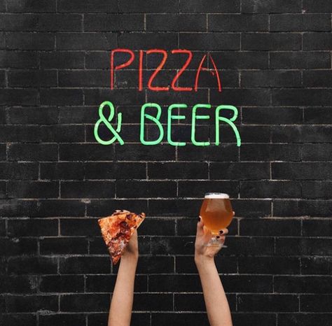 Pizza Art, Pizza And Beer, Pizza Bar, Beer Day, Pizza Pie, Cigars And Whiskey, Love Pizza, Pizza Party, Beer Lovers