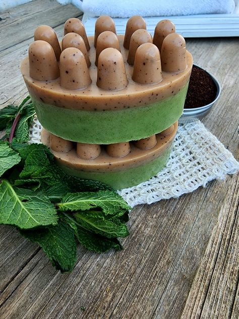 Morning Bar, Peppermint Coffee, Diy Massage, Mint Mocha, Handmade Soap Recipes, Melt And Pour Soap, Coffee Soap, Massage Bars, Melt And Pour