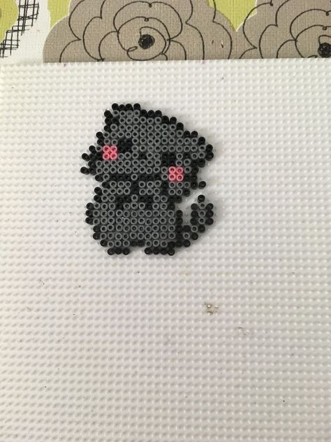 Pyssla Cat Ideas, Cat Iron Beads, Perler Cat, Cute Hama Bead Ideas, Cat Perler Bead Patterns, Perler Beads Ideas Easy Cute, Cute Hama Beads, Cat Perler Beads, Pixel Art Cat