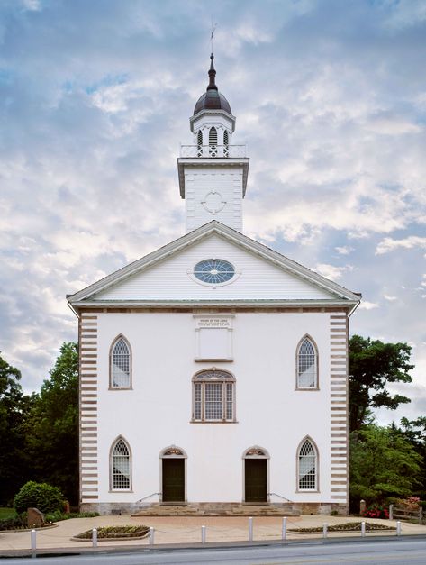 Personal Stories from Sacred Sites: The Kirtland Temple and Nauvoo Landmark Acquisition Kirtland Temple, Nauvoo Temple, Lds Living, Sacred Sites, Church Of Jesus Christ, Church History, Latter Days, Latter Day Saints, The Church