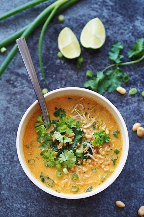 Soup With Rice Noodles, Soup With Rice, Thai Coconut Soup, Rice Recipes For Dinner, Australia Food, Clean Eating Recipes For Dinner, Clean Eating For Beginners, Coconut Soup, Clean Eating Breakfast