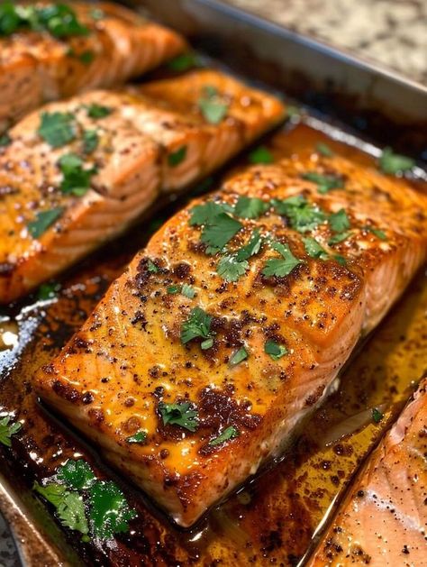 Cajun Honey Butter Salmon, Honey Butter Salmon, Honey Salmon Recipes, Honey Soy Salmon, Soy Salmon, Food Fest, Butter Salmon, Spain Food, Honey Soy