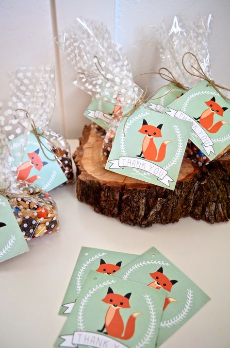 Adorn Event Styling: Fox Themed Baby Shower Fox Birthday Party, Fox Party, Forest Baby Showers, Fox Birthday, Fox Baby Shower, Baby Shower Theme Decorations, Fox Baby, Baby Shower Bbq, Baby Shower Woodland Theme