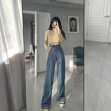 Blue Jeans For Women, Wide Leg Jeans Women, Outfit References, Women Trousers, Aesthetic Ig, Streetwear Pants, Korean Girl Fashion, Light Blue Jeans, Ulzzang Fashion