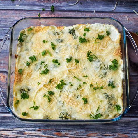 Recipe With Artichoke, Artichoke Casserole Italian, Scalloped Potatoes Without Cheese, Spinach Artichoke Casserole, Canned Artichoke, Artichoke Casserole, Carb Sides, Spinach Casserole, Cheesy Spinach