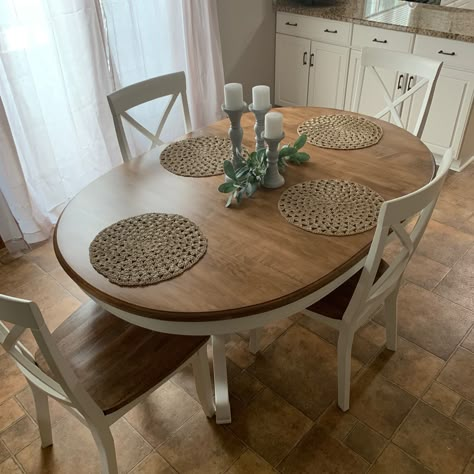 Dining Table Oval Farmhouse, Kitchen Sets Table, Small Dining Room Ideas Oval Table, Dining Room Ideas Oval Table, Oval Farmhouse Kitchen Table, Oval Kitchen Table Decor, Oval Dining Room Table Wood, Oval Dining Room Table Decor, Oval Table Dining Room