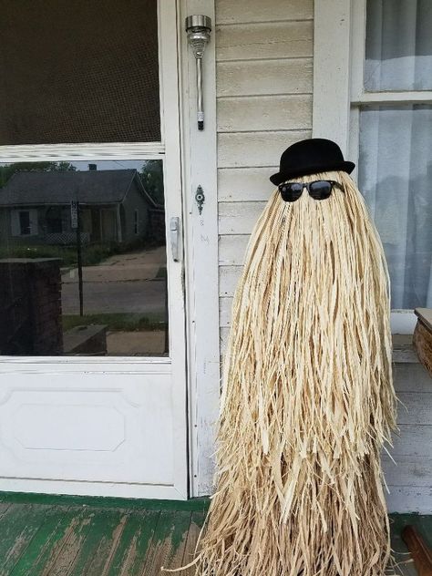 WANT ITT? WELL, HERE'S HOW TO GET ITT! Diy Cousin It Prop, Tomato Cage Crafts, Cousin Itt, Cousin It, Theatre Props, Mother Daughter Projects, Witch Legs, The Addams Family, Tomato Cages