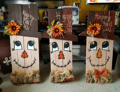 Fall Welcome Sign, Fall Yard Decor, Scarecrow Crafts, Fall Wood Crafts, Halloween Wood Crafts, Easy Fall Crafts, Fall Deco, Fall Outdoor Decor, Fall Halloween Crafts