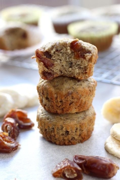 Banana and Date Muffins - Baked with coconut oil, these ultra moist and super fluffy banana muffins are filled with lots of gooey, warm, sweet dates. 30 minutes from start to finish! So easy and super delicious. The perfect breakfast, snack, healthy-ish dessert! #banana #muffin #dates #baking #bake #breakfast #simple #easy #quick #coconutoil #snack Fluffy Banana Muffins, Date Muffins, Breakfast Banana, Baking With Coconut Oil, Banana Muffin, Dessert Breakfast, Date Recipes, Baking Muffins, Breakfast Snacks