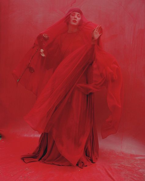 Marion Cotillard Tim Walker Photography, Louise Ebel, Lara Stone, Valentino Haute Couture, Tim Walker, Marion Cotillard, Seeing Red, W Magazine, Vogue Uk