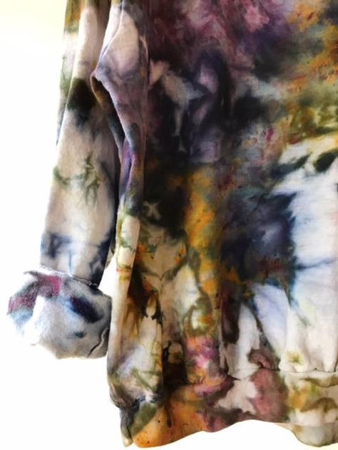 Tie Dye Inspiration, Grunge Tie Dye, Modern Tie Dye, Ty Dye, Tie Dye Patterns Diy, Natural Dye Fabric, Super Nova, Tie Dye Crafts, Hand Dyed Silk Ribbon