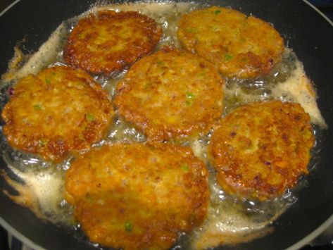 Jack Mackerel Patties Recipe, Mackerel Canned, Canned Mackerel Recipes, Mackerel Patties, Canned Fish Recipes, Canned Mackerel, Seafood Dish Recipes, Canned Fish, Tuna Patties