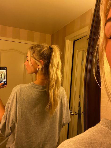 #hair #pony #hairstyles Loose Ponytail Hairstyles Casual, Mid Rise Ponytail, Messy Up Hairstyles, Curled Hair In Ponytail, Mid Pony Hairstyles, Messy Pony Hairstyles, Hair Up Looks, Thick High Ponytail, Wavy Hair Ponytail Messy