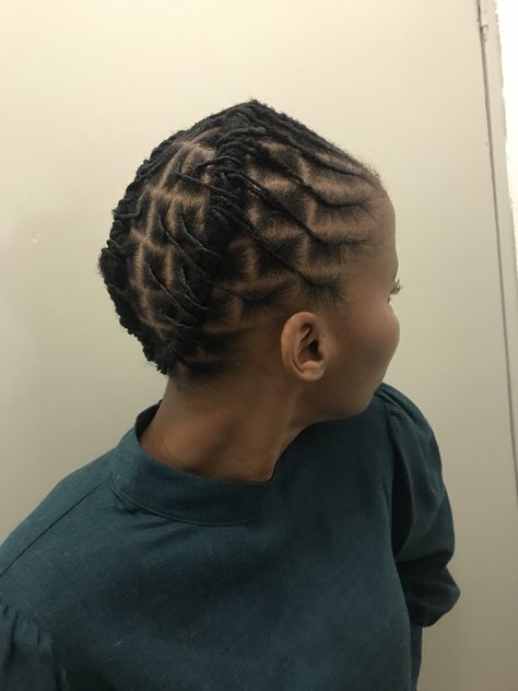 Beginner dreadlocks style Short Dreadlocks Hairstyles, Hairstyles For Beginners, Pretty Dreads, Fine Hair Men, Soft Dreads, Dreads Styles For Women, Dreadlocks Hairstyles, Long Dreads, Dreads Girl