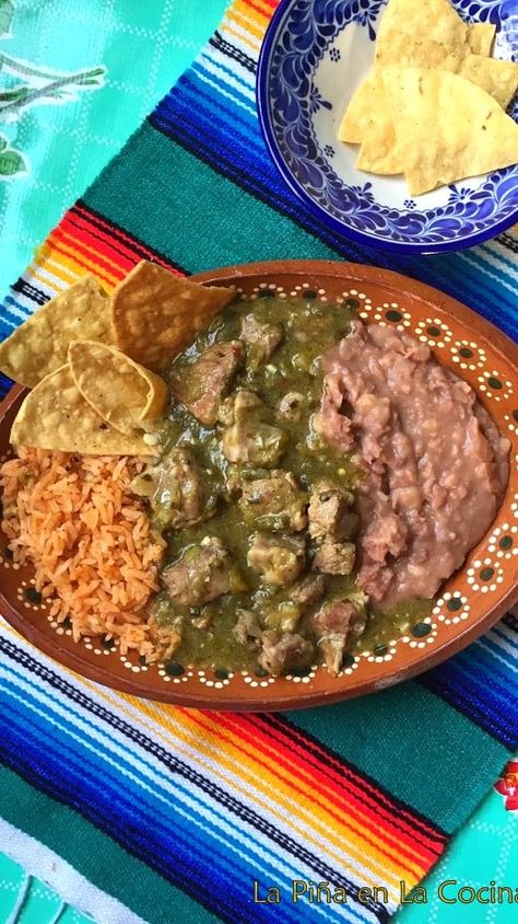 Slow Cooker Pork Chile Verde Slow Cooker Chile Verde, Texmex Recipes, Pork Chile Verde, Chili Verde, Mexican Recipe, Recipes Authentic, Mexican Foods, Hispanic Food, Slow Cooker Pork