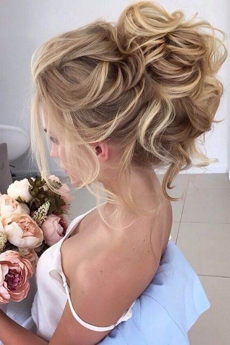 Pinterest Wedding Hairstyles For Your Unforgettable Wedding ❤ See more: http://www.weddingforward.com/pinterest-wedding-hairstyles/ #weddings High Bun Wedding Hairstyles, Messy Hair Updo, Messy Wedding Hair, Wedding Hairstyles Bride, Elegant Wedding Hair, Bridal Wedding Hair, Best Wedding Hairstyles, Long Hair Wedding Styles, Hair Styles 2017