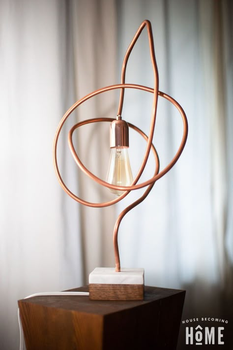 Copper Pipe Projects, Diy Copper Decor, Diy Light House, Copper Pipe Art, Industrial Diy Decoration, Industrial Diy Decoration Ideas, Copper Decoration, Blitz Design, Diy Luminaire