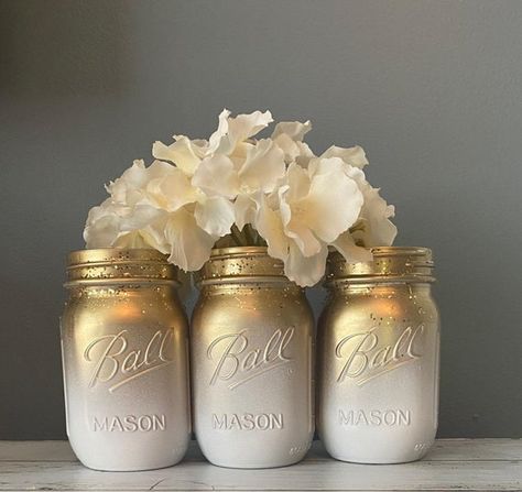 Ombre Centerpiece, Gold Mason Jars Centerpieces, Gold Vases Wedding, Wedding Decor Vases, Glitter Vases, Gold Jars, Rose Gold Wedding Decor, Wedding Centerpieces Mason Jars, Gold Mason Jars