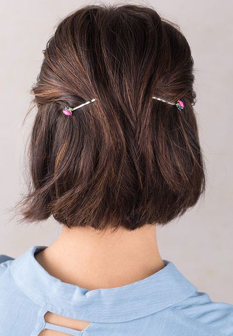 Short Pin Back Hairstyles, Short Hair With Barettes, Short Bob Accessories, Bob With Barrettes, Bob Hair Accessories, Short Hair Styles Simple, Long Bob Haircuts For Thick Hair, Short Hairstyles With Clips, Short Hair Styles With Clips